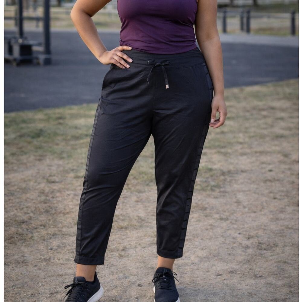Athleta Black Drawstring Athletic Pants 1X Ribbon Side Stripe‎ Pull-On Ankle